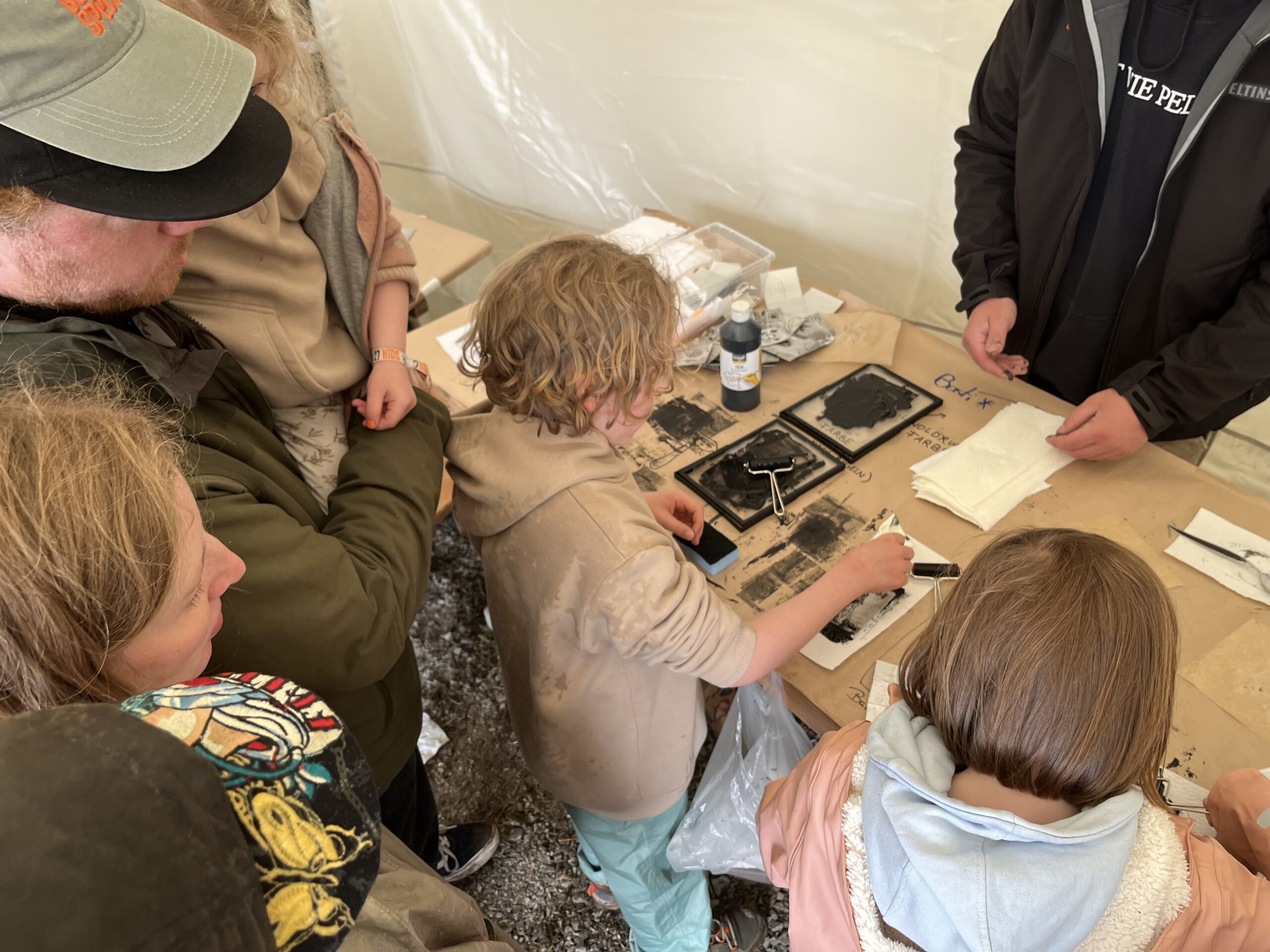 Dies ist ein Symbolfoto für die vielen Kinder-Programmpunkte beim OBS, Credit: LADUKA